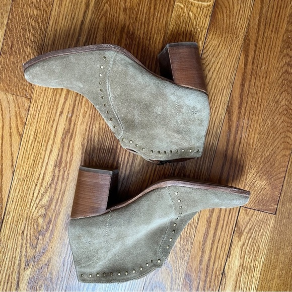 Frye Women's Nora Stud Zip Short Ankle Booties in Sand Size 7B Italian Suede - Picture 11 of 12